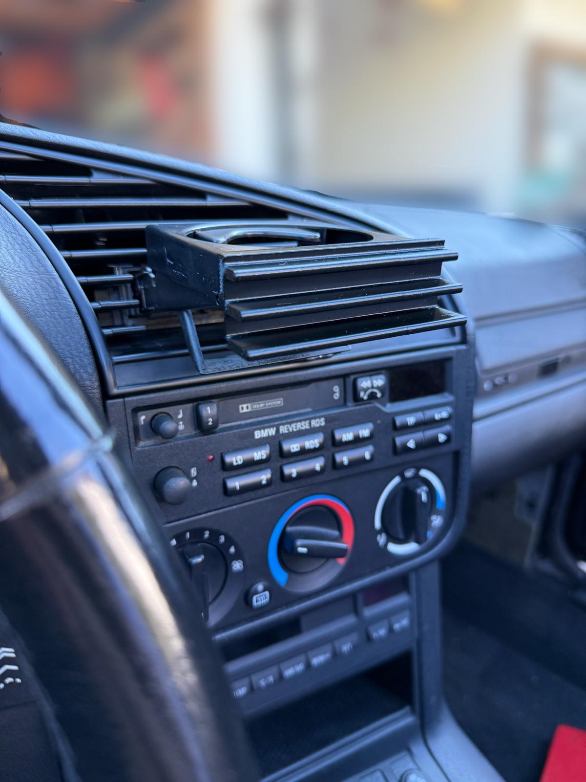 BMW E36 Getränkehalter Lüftung – ohne Bohren | ausfahrbarer Becherhalter